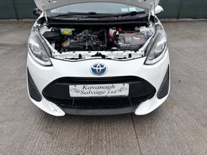 172 Toyota Aqua Hybrid Light Damage - Image 4