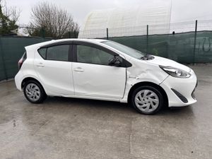 172 Toyota Aqua Hybrid Light Damage - Image 3