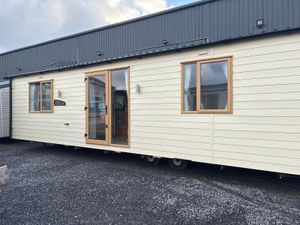 FULL RESEDENTIAL SPEC LODGE - Image 3