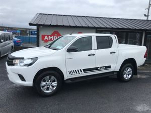 202 TOYOTA HILUX  DOUBLE CAB TURBO DIESEL MANUAL - Image 2