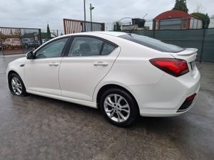 2015 MG 6  Light Damage - Image 4