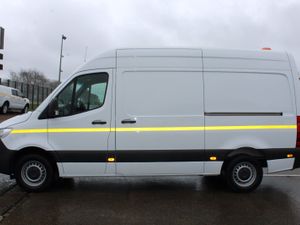 2024 Mercedes-Benz Sprinter 315 L2H2 - Image 2