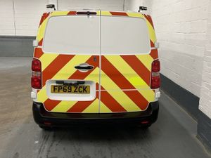2019 Vauxhall Vivaro Small Panel Van - Image 4