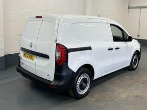 2022 Renault Kangoo Small Panel Van - Image 4