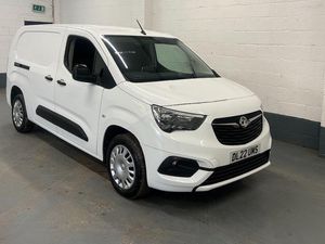 2022 Vauxhall Combo Small Panel Van - Image 3