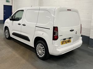 2021 Vauxhall Combo Small Panel Van - Image 4