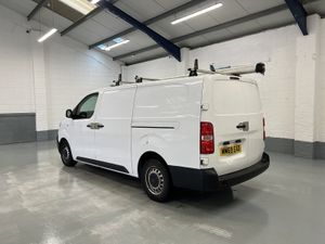 2019 Peugeot Expert Panel Van - Image 2