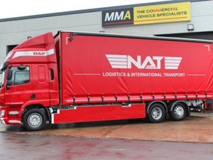 2019 DAF CF370 6X2 CURTAIN-SIDER WITH MOFFETT KIT - Image 4