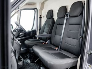 Peugeot Boxer E-Boxer Professional 110kWh 270HP L3 - Image 4