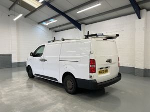 2020 Peugeot Expert Panel Van - Image 2