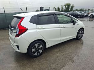 2017 Honda Fit  1.5 Hybrid  Automatic - Image 4