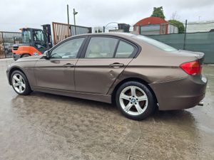132 Bmw 3 Series  316  2.0 Diesel - Image 4