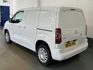 2023 Vauxhall Combo Panel Van - Image 3