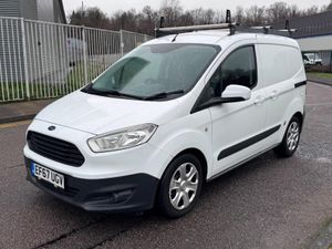 2018 Ford Transit Courier Small Panel Van - Image 2