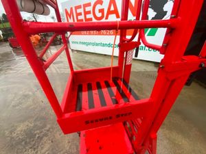 LAING SS130 ACCESS PODIUM PLATFORM.......4758v. - Image 3