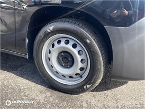 Peugeot Partner Standard Diesel Professional Plus - Image 4