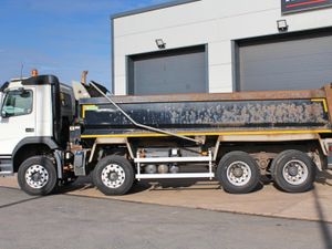 2018 (18) VOLVO FMX 420 8X4 TIPPER (EURO 6) - Image 4