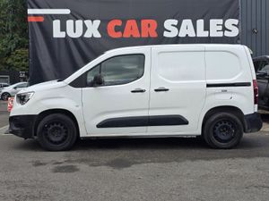 2021 Opel Combo 1.5 DIESEL // ** LOW MILEAGE ** - Image 3