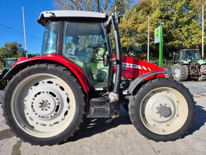 Massey Ferguson 5713 2017 - Image 3