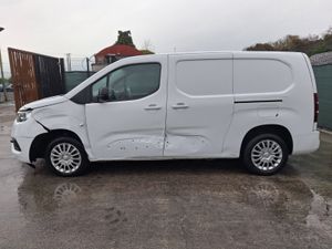 ? €500 OFF!!! * 231 Toyota Proace City LWB - Image 3