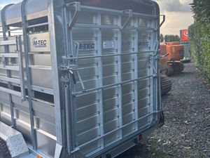 New M-Tec 14ft x 6ft Tri Axle Livestock Trailer - Image 4