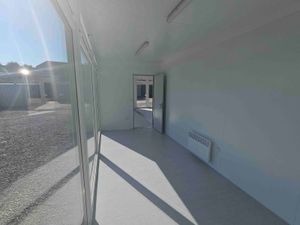 Large Modular Open-Plan Office/Living Space - Image 4