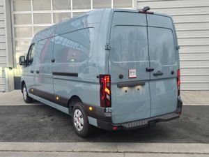 Master Red Edition L3H2 170BHP Auto - Image 3