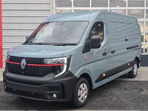 Master Red Edition L3H2 170BHP Auto - Image 2