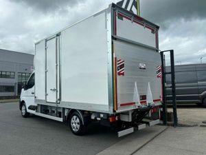 Renault Master Luton Box Body with Tail Lift - Image 4