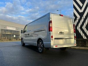 Renault Trafic AUTO EXTRA SPORT AVAIABLE FOR JULY - Image 3
