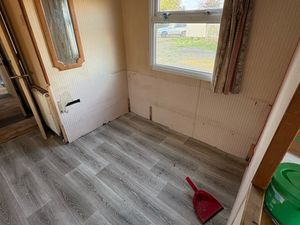 3 bedroom Mobile Home, Double glazed + central - Image 4