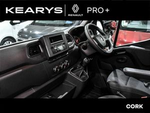 Renault Master LM35 135 Business MY22 INC VAT - Image 2