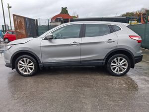 €500 OFF!! 2015 Nissan Qashqai  1.5 Diesel - Image 3