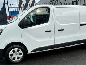 Renault Trafic LOW MILEAGE Business spec - Image 2