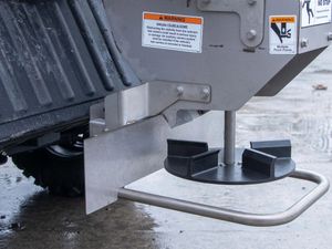 New SnowEx Helixx Salt Spreader - Image 4