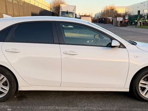 2021 Kia Ceed Commercial - Image 3