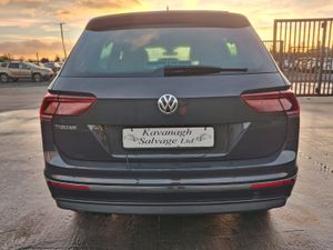 €500 OFF 182 Volkswagen Tiguan  Highline  2.0 Tdi - Image 3