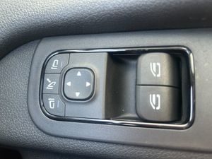 317 Select 9spd Automatic - Image 4