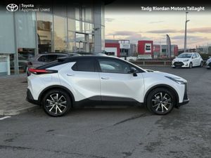 Toyota C-HR PHEV SPORT+*** DEMO SALE *** BIG SAVIN - Image 3