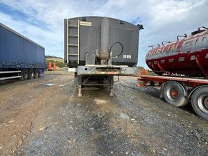 2007 Dennison Tipping Trailer - Image 3