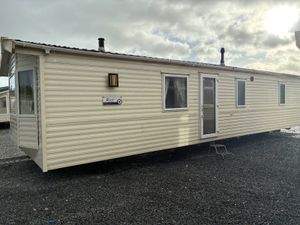 JUST IN AND ABSOLUTELY STUNNING - Image 2