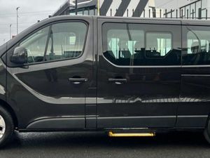 Renault Trafic 9 Seat 170hp auto Sport - Image 2