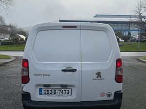 Peugeot Partner 202 3 Seats INCLUDES VAT - Image 4
