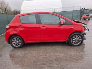 €500 OFF.   2018 Toyota Yaris    Hybrid - Image 3