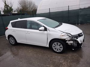 182 Toyota Auris 1.4 D4D - Image 2