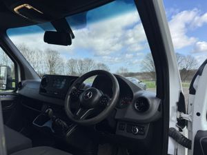 2021 Mercedes-Benz Sprinter Luton Box Van - Image 4