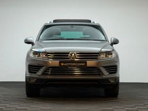 Volkswagen Touareg R-LINE PLUS 2 SEATER *PAN ROOF* - Image 2