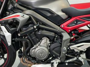 2020 Triumph 675 R - Image 2