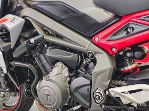 2020 Triumph 675 R - Image 3