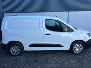 2020 Peugeot Partner ‘Professional 136km - Image 3